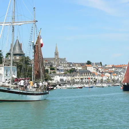 800 M De La Plage, Jardin, Maison Pour 5 بيت للعطل