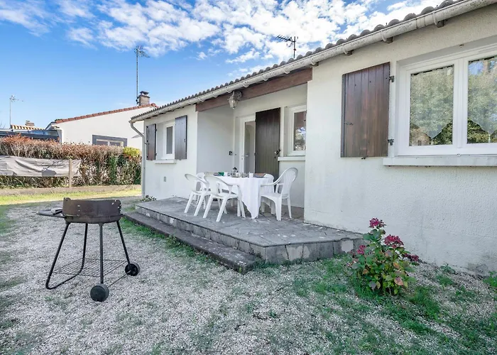 800 M De La Plage, Jardin, Maison Pour 5